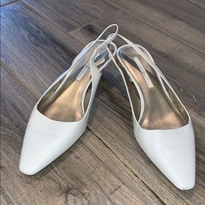 Bandolino White sling back heels